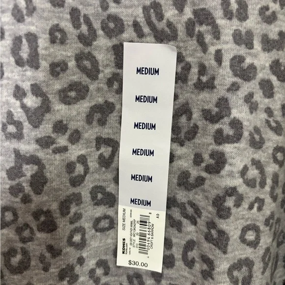 New with tags, womens size medium shirt, #B764 - Picture 3 of 4